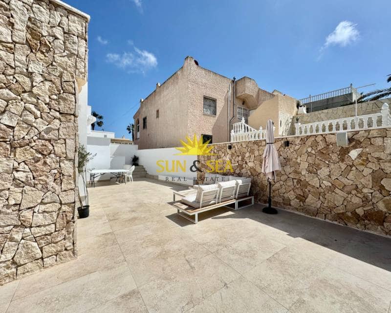 3 bedroom Villa for rent in Los Altos with pool garage - € 3,000 (Ref: 8920899)