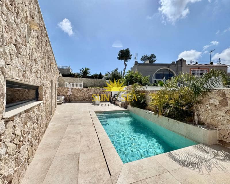 3 bedroom Villa for rent in Los Altos with pool garage - € 3,000 (Ref: 8920899)