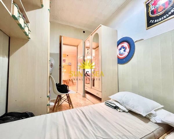 4 chambre Villa/Maison à vendre à Centro - Muelle Pesquero, Torrevieja - 150 000 € (Ref: 8922562)