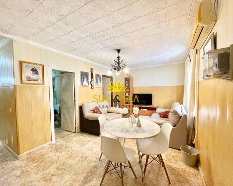 4 bedroom Villa for sale in Torrevieja - € 150,000 (Ref: 8922562)