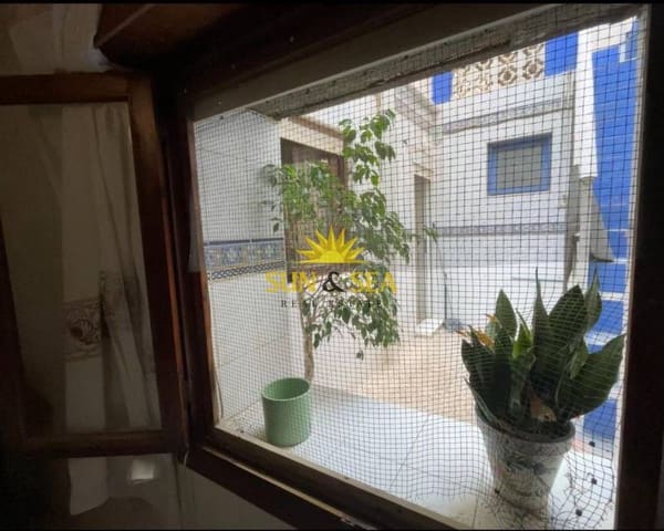 4 chambre Villa/Maison à vendre à Centro - Muelle Pesquero, Torrevieja - 150 000 € (Ref: 8922562)