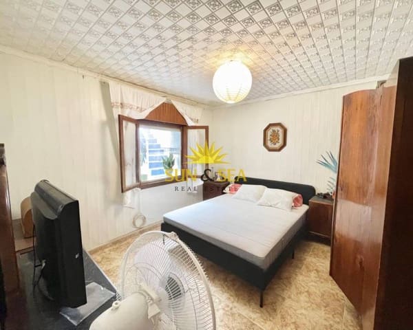 4 chambre Villa/Maison à vendre à Centro - Muelle Pesquero, Torrevieja - 150 000 € (Ref: 8922562)