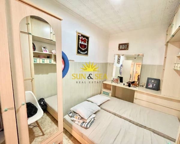 4 chambre Villa/Maison à vendre à Centro - Muelle Pesquero, Torrevieja - 150 000 € (Ref: 8922562)