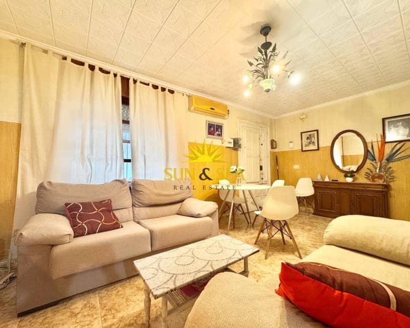 4 soveværelse Villa til salg i Torrevieja - € 150.000 (Ref: 8922562)