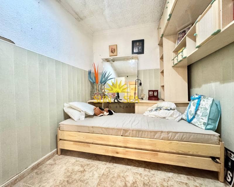 4 soveværelse Villa til salg i Torrevieja - € 150.000 (Ref: 8922562)