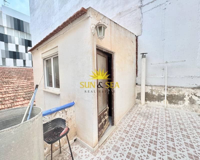 4 soveværelse Villa til salg i Torrevieja - € 150.000 (Ref: 8922562)