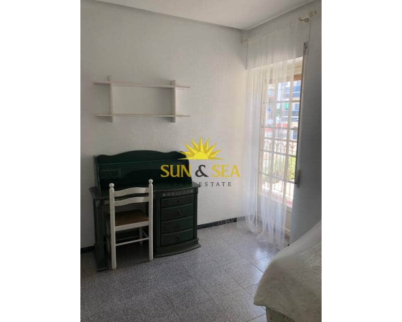 3 makuuhuone Huoneisto myytävänä paikassa Santa Pola mukana uima-altaan - 255 000 € (Ref: 8924780)