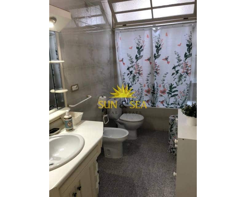 3 makuuhuone Huoneisto myytävänä paikassa Santa Pola mukana uima-altaan - 255 000 € (Ref: 8924780)