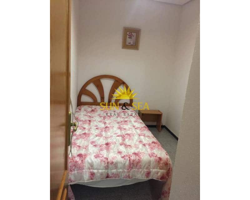 5 sovrum Lägenhet till salu i Santa Pola - 300 000 € (Ref: 8924781)