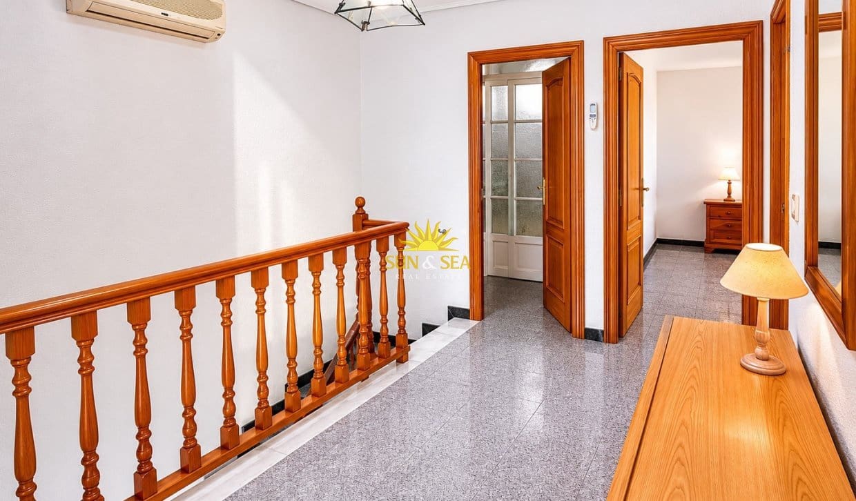 5 soveværelse Byhus til salg i Santa Pola - € 290.000 (Ref: 8924781)