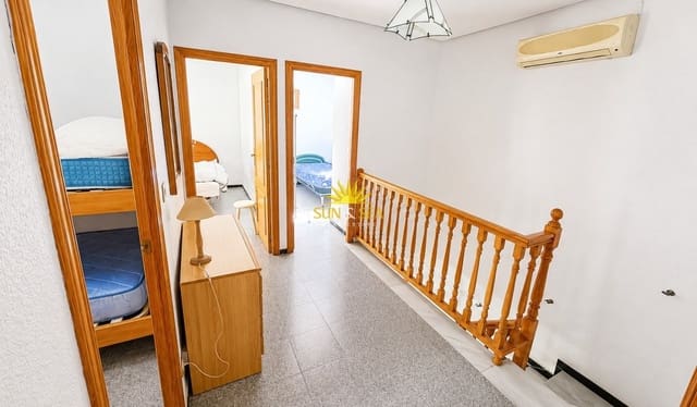 5 soveværelse Byhus til salg i Calas Santiago Bernabéu, Santa Pola - € 290.000 (Ref: 8924781)