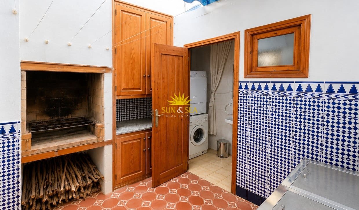 5 soveværelse Byhus til salg i Santa Pola - € 290.000 (Ref: 8924781)