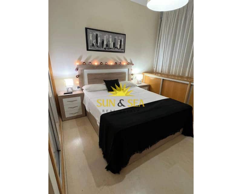 2 quarto Apartamento para arrendar em Benidorm com piscina garagem - 1 300 € (Ref: 8930645)