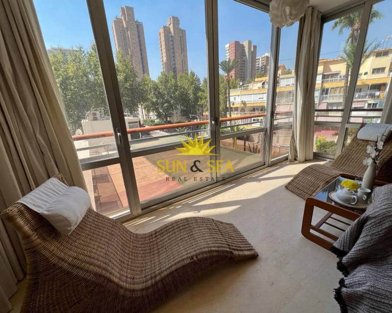 2 quarto Apartamento para arrendar em Benidorm com piscina garagem - 1 300 € (Ref: 8930645)