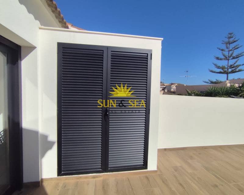 3 Zimmer Villa zu verkaufen in Los Balcones mit Pool Garage - 550.000 € (Ref: 8930650)