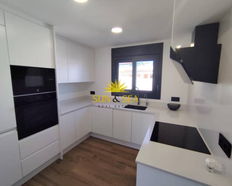 3 Zimmer Villa zu verkaufen in Los Balcones mit Pool Garage - 550.000 € (Ref: 8930650)