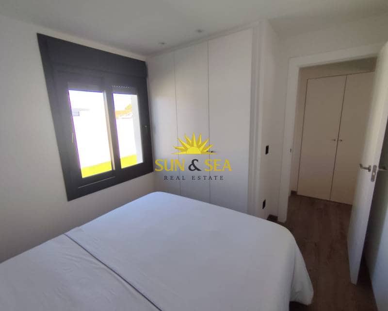 3 Zimmer Villa zu verkaufen in Los Balcones mit Pool Garage - 550.000 € (Ref: 8930650)