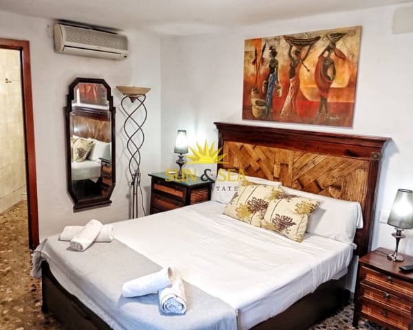 5 quarto Moradia para arrendar em Teulada Pueblo, Teulada-Moraira com piscina garagem - 2 700 € (Ref: 8931687)