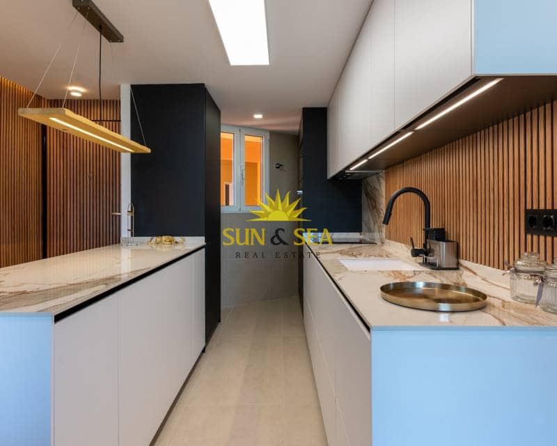 2 quarto Apartamento para arrendar em Calpe / Calp - 2 000 € (Ref: 8931688)