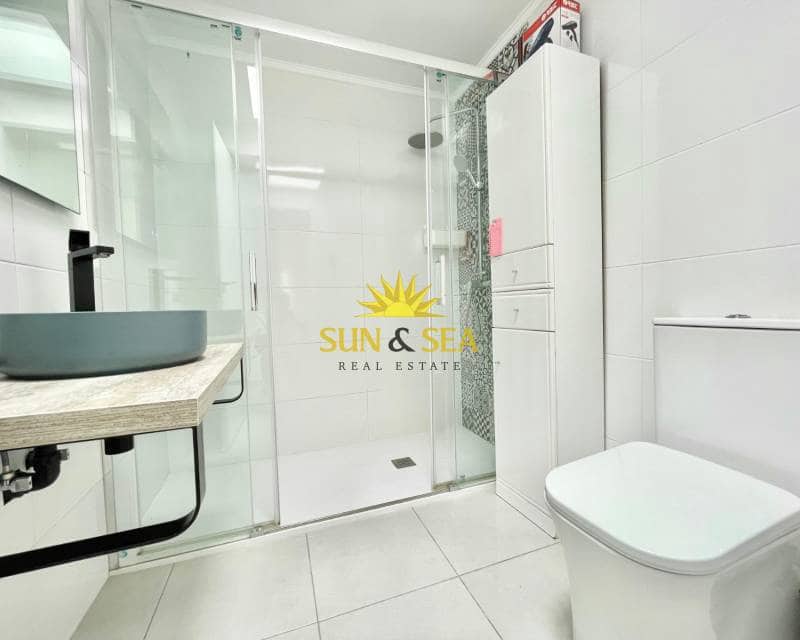 Appartement de 3 chambres à louer à Torrevieja - 1 100 € (Ref: 8933387)