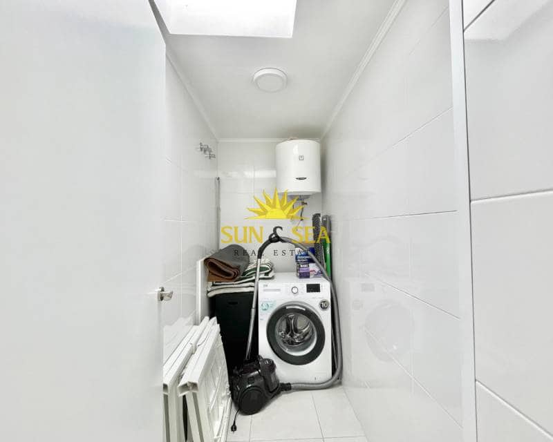 Appartement de 3 chambres à louer à Torrevieja - 1 100 € (Ref: 8933387)