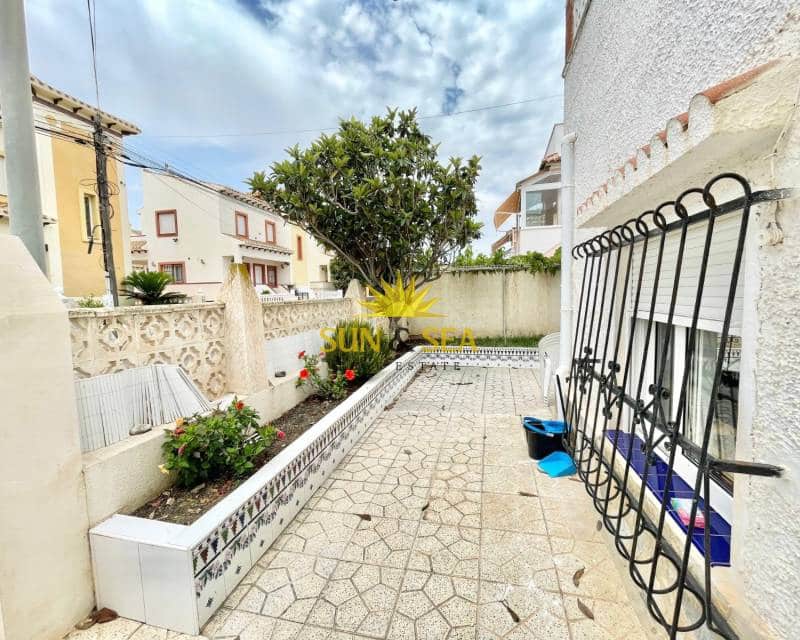 Appartement de 3 chambres à louer à Torrevieja - 1 100 € (Ref: 8933387)