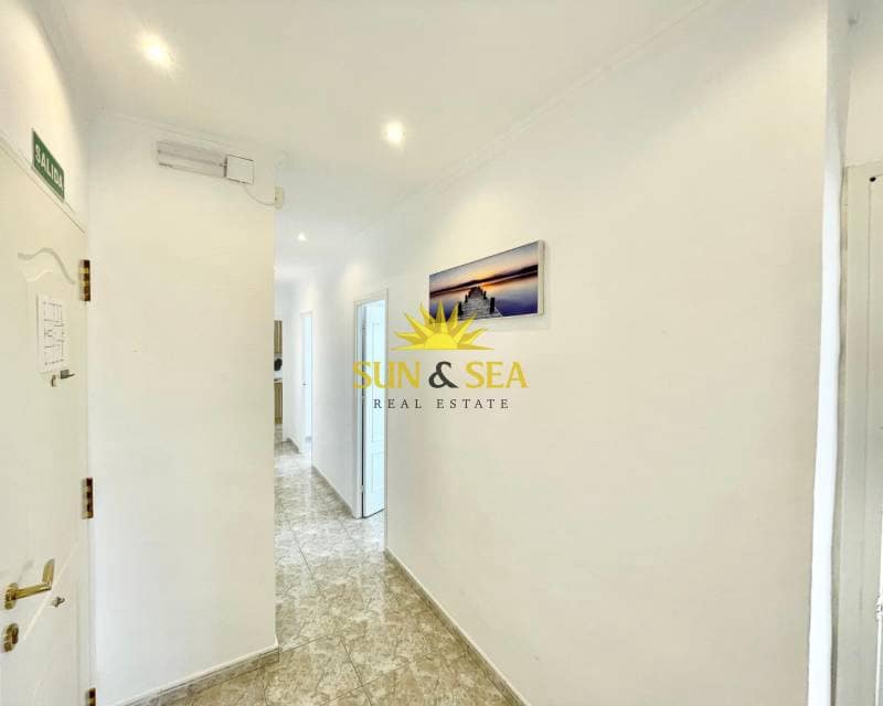 3 sovrum Lägenhet att hyra i Torrevieja med pool - 950 € (Ref: 8933388)