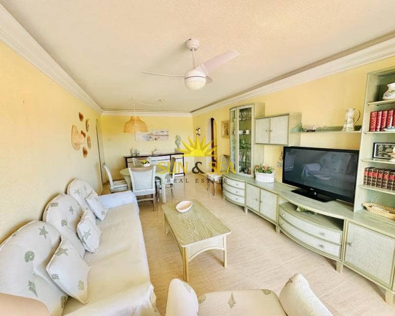 3 slaapkamer Appartement te huur in La Manga del Mar Menor met zwembad - € 800 (Ref: 8934618)