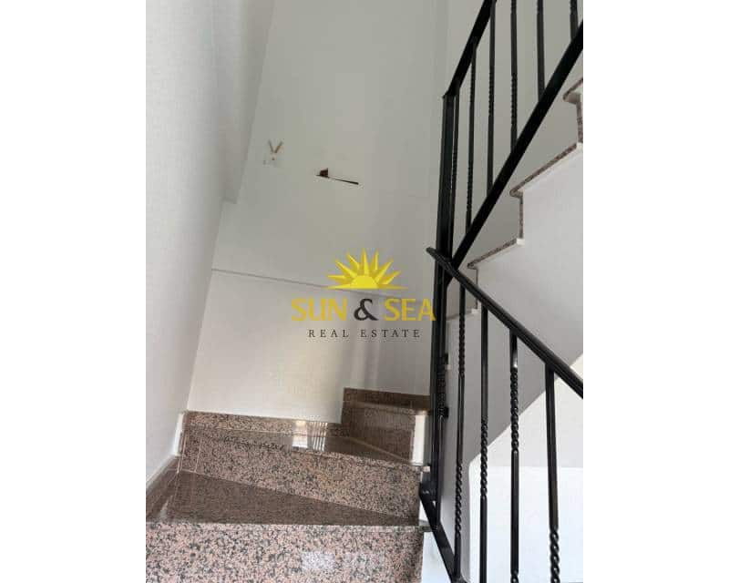 3 Zimmer Villa zu verkaufen in Guardamar del Segura mit Garage - 299.000 € (Ref: 8935498)