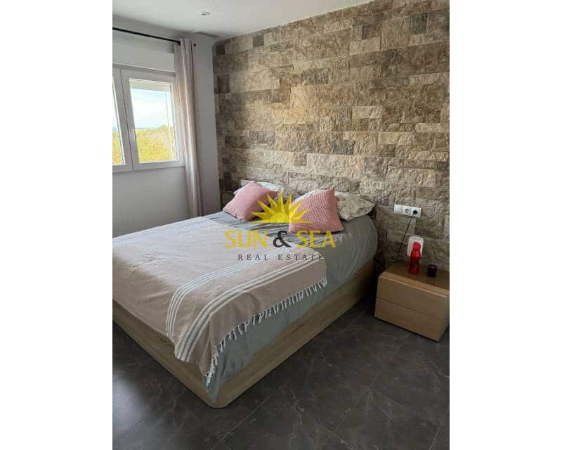 3 Zimmer Villa zu verkaufen in Guardamar del Segura mit Garage - 299.000 € (Ref: 8935498)