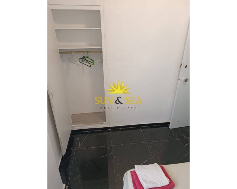 4 makuuhuone Huoneisto vuokrattavana paikassa Torrevieja - 1 350 € (Ref: 8937951)