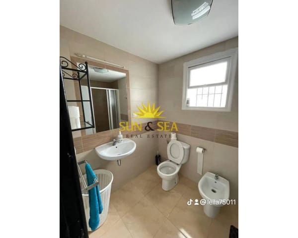 4 makuuhuone Huoneisto vuokrattavana paikassa Los Frutales, Torrevieja - 1 350 € (Ref: 8937951)