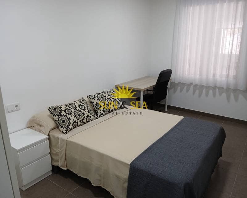 Apartamento de 3 habitaciones en San Vicente / Sant Vicent del Raspeig en alquiler vacacional - 1.200 € (Ref: 8937952)