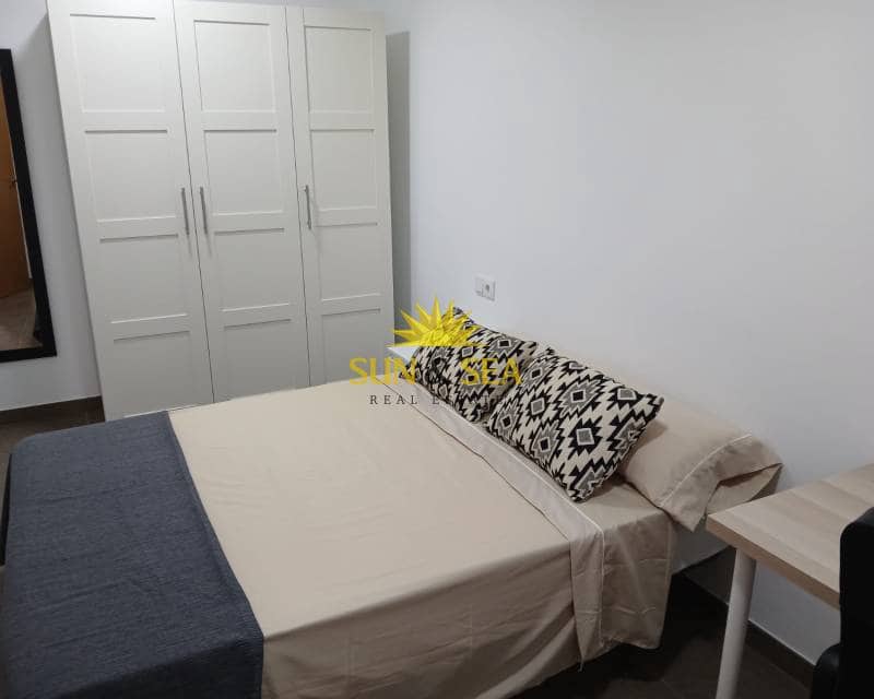 Apartamento de 3 habitaciones en San Vicente / Sant Vicent del Raspeig en alquiler vacacional - 1.200 € (Ref: 8937952)