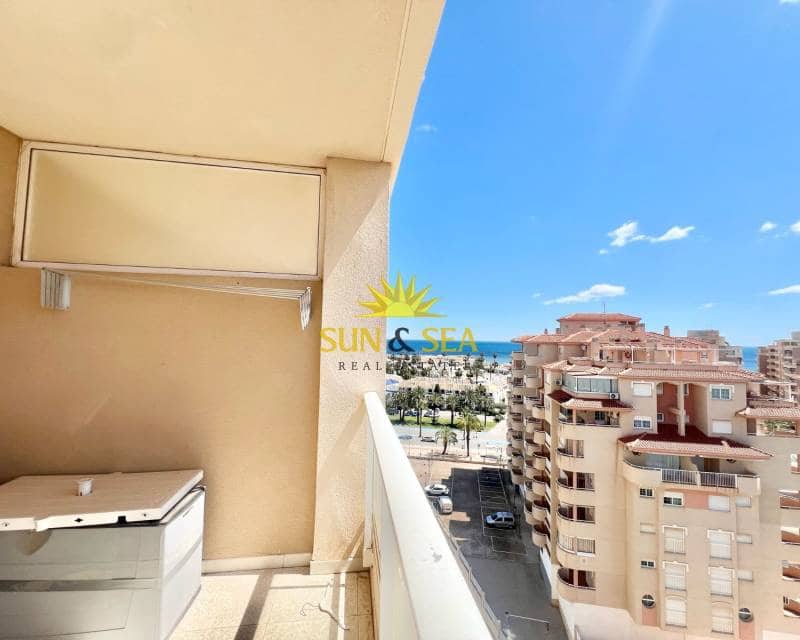 3 soveværelse Penthouse til leje i La Manga del Mar Menor med swimmingpool - € 850 (Ref: 8938231)