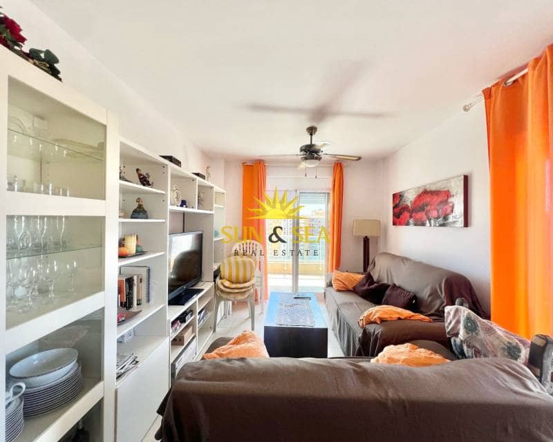 3 soveværelse Penthouse til leje i La Manga del Mar Menor med swimmingpool - € 850 (Ref: 8938231)