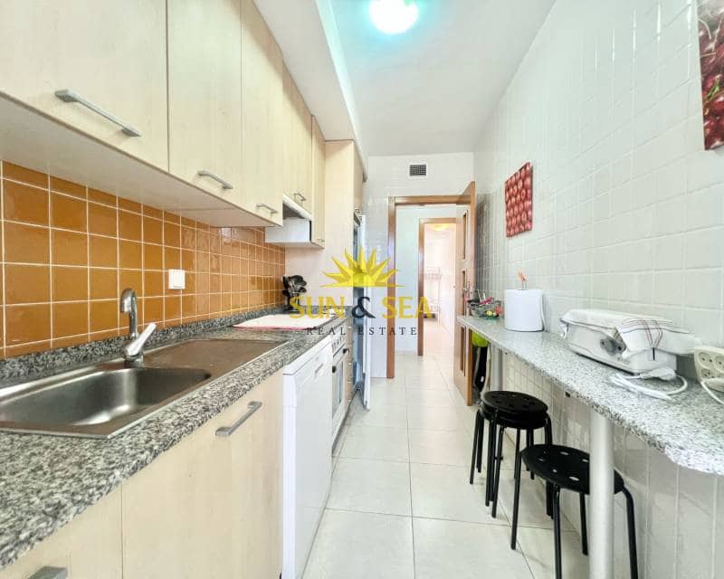 3 soveværelse Penthouse til leje i La Manga del Mar Menor med swimmingpool - € 850 (Ref: 8938231)