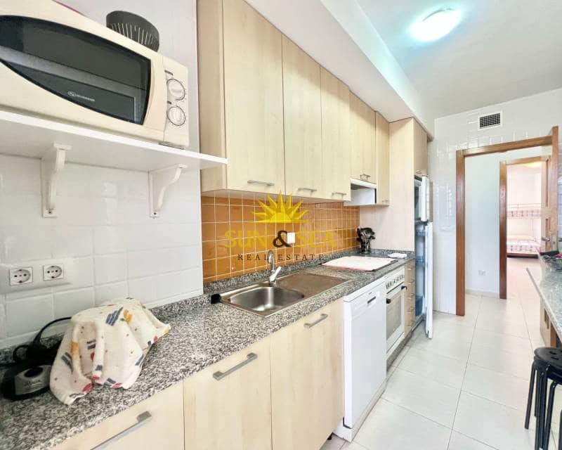 3 soveværelse Penthouse til leje i La Manga del Mar Menor med swimmingpool - € 850 (Ref: 8938231)