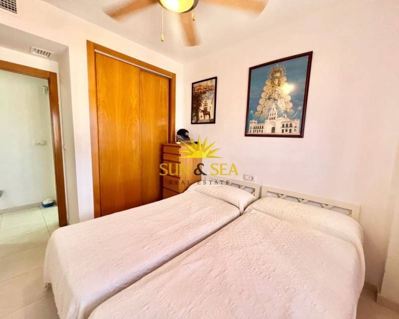 3 soveværelse Penthouse til leje i La Manga del Mar Menor med swimmingpool - € 850 (Ref: 8938231)