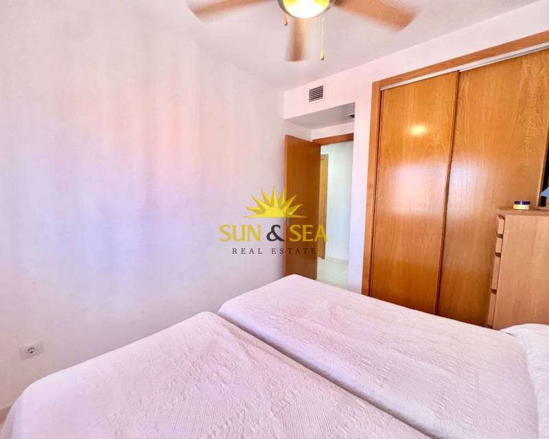 3 soveværelse Penthouse til leje i La Manga del Mar Menor med swimmingpool - € 850 (Ref: 8938231)