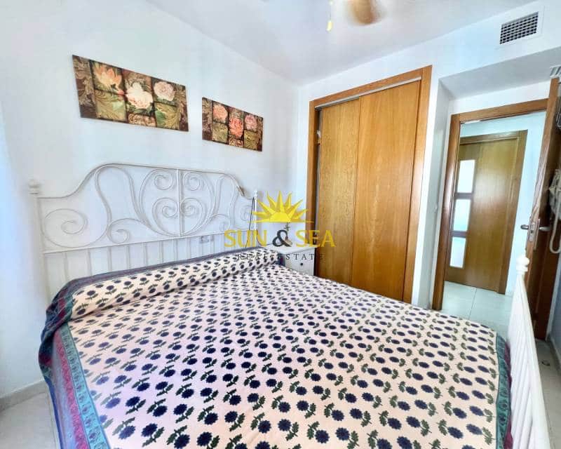 3 soveværelse Penthouse til leje i La Manga del Mar Menor med swimmingpool - € 850 (Ref: 8938231)