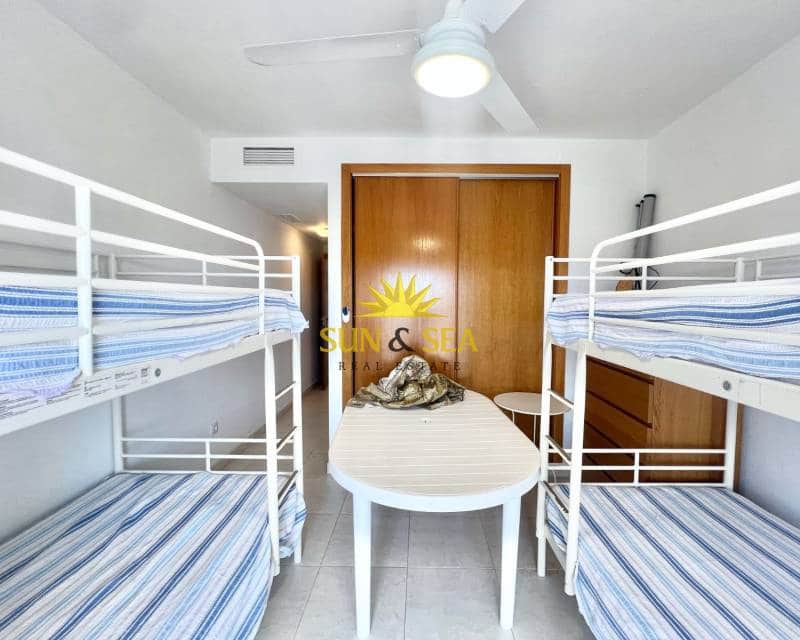 3 soveværelse Penthouse til leje i La Manga del Mar Menor med swimmingpool - € 850 (Ref: 8938231)