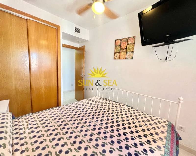 3 soveværelse Penthouse til leje i La Manga del Mar Menor med swimmingpool - € 850 (Ref: 8938231)