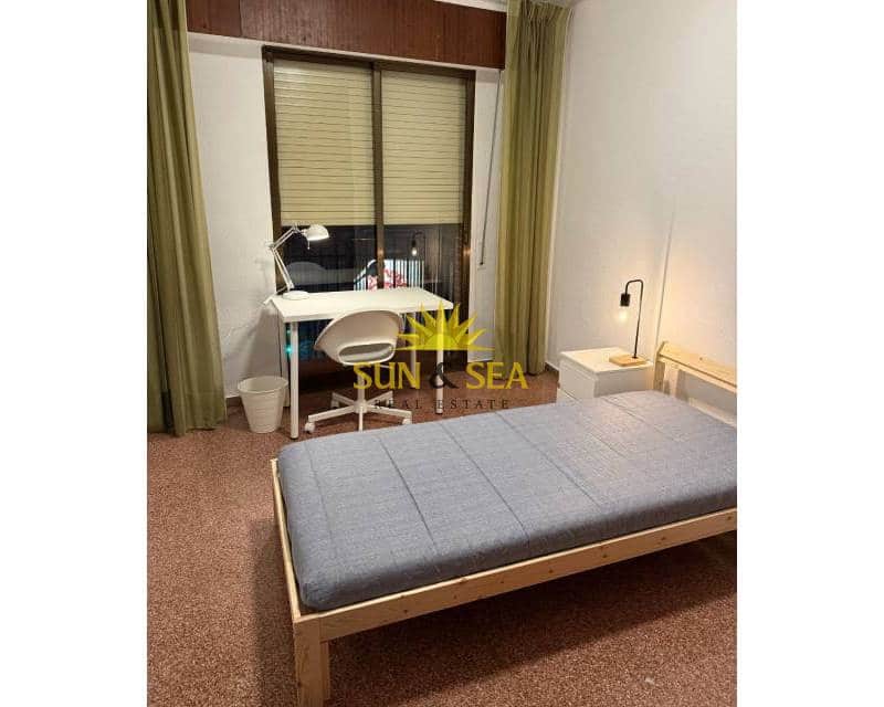 3 quarto Apartamento para arrendar em Murcia cidade - 1 200 € (Ref: 8938232)