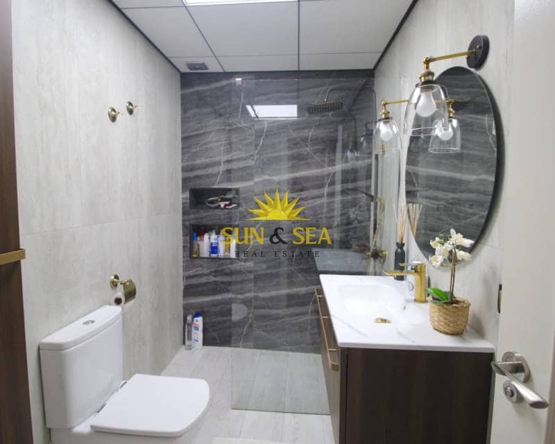 2 bedroom Apartment for sale in Torrevieja - € 125,000 (Ref: 8938233)