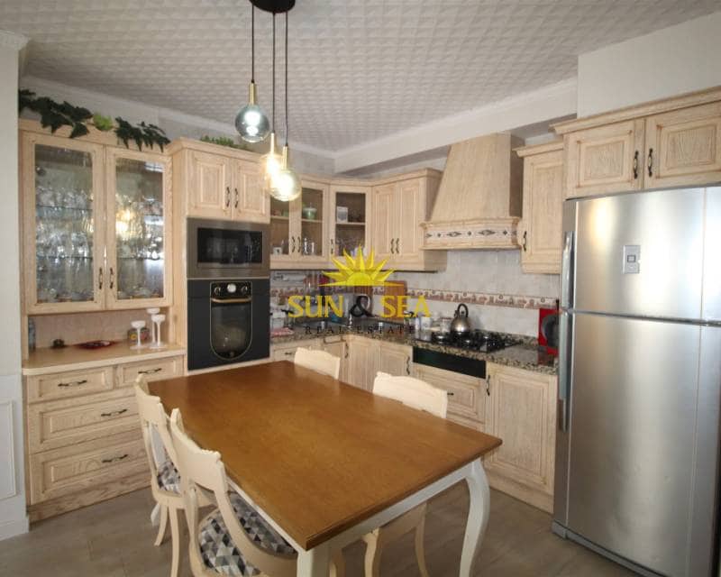 2 bedroom Apartment for sale in Torrevieja - € 125,000 (Ref: 8938233)