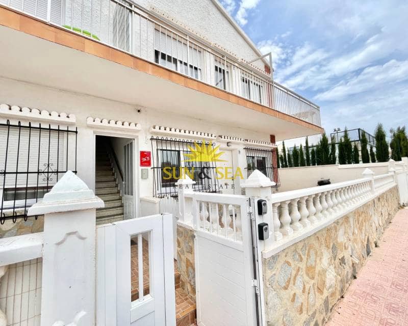 3 makuuhuone Huoneisto vuokrattavana paikassa Torrevieja mukana uima-altaan - 950 € (Ref: 8938235)