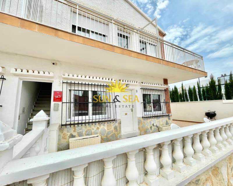 3 makuuhuone Huoneisto vuokrattavana paikassa Torrevieja mukana uima-altaan - 950 € (Ref: 8938235)