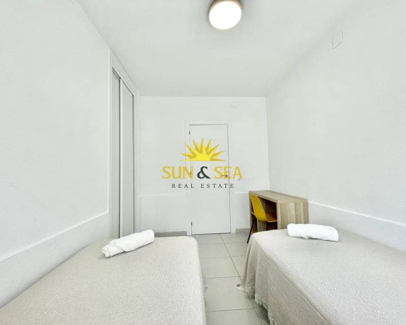 3 makuuhuone Huoneisto vuokrattavana paikassa Torrevieja mukana uima-altaan - 950 € (Ref: 8938235)