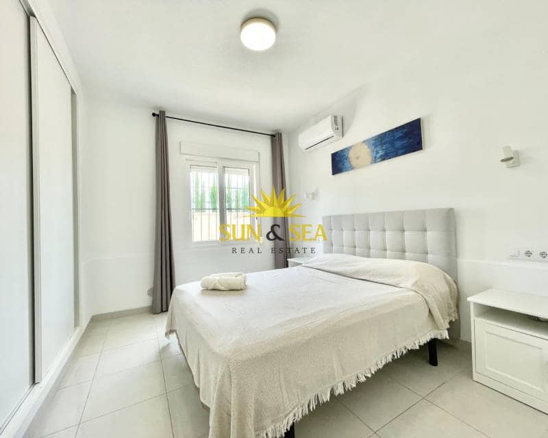 3 makuuhuone Huoneisto vuokrattavana paikassa Torrevieja mukana uima-altaan - 950 € (Ref: 8938235)